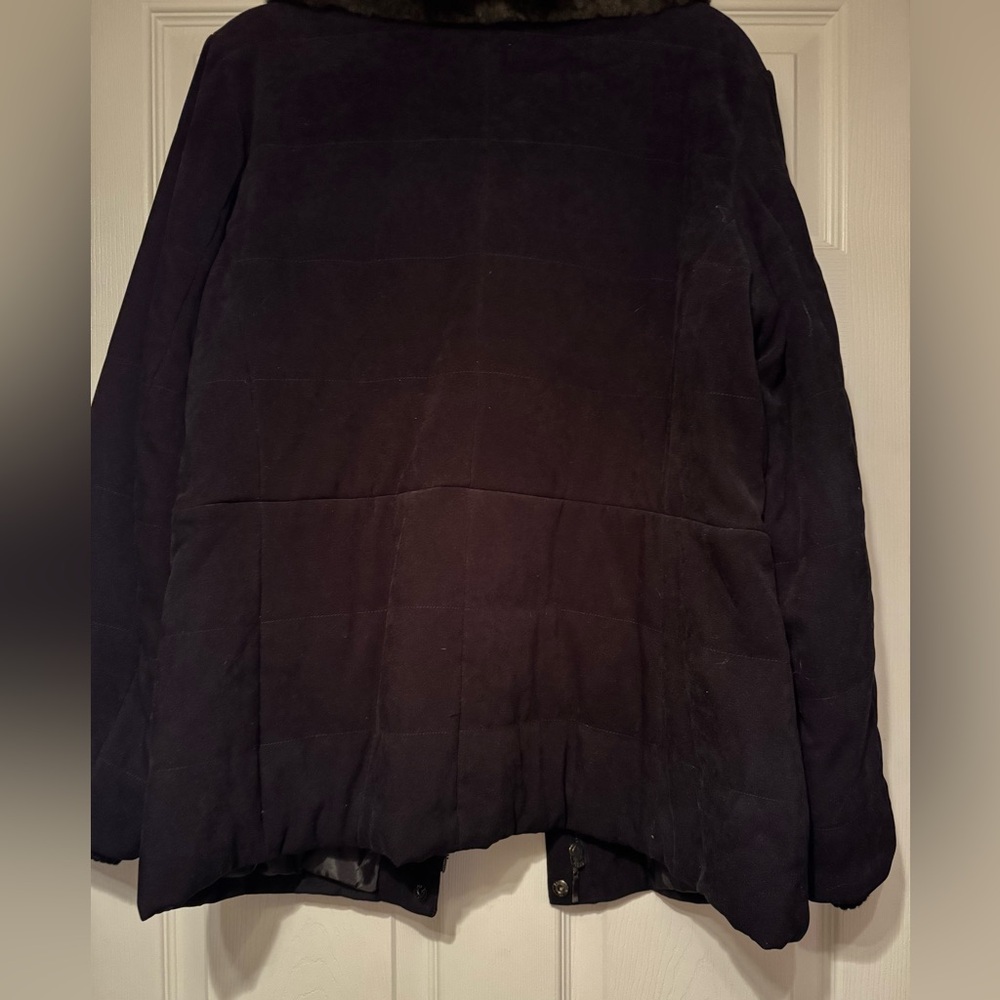 Jones NY Sz Lg Black Quilted Puffer Coat w/ faux fur detach collar, zip & snaps - Picture 8 of 9